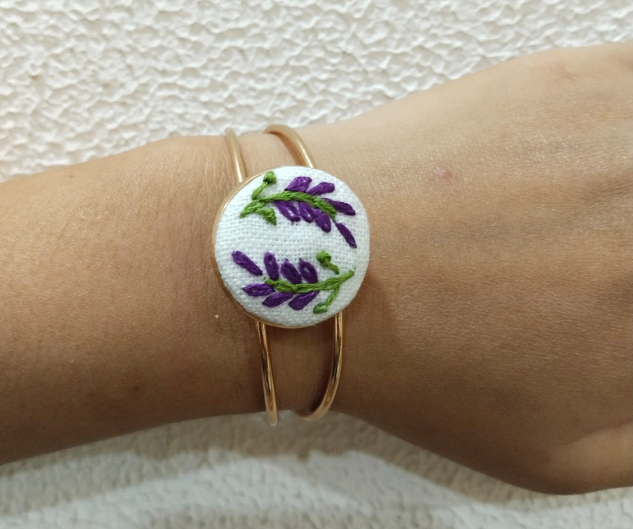 Handmade Floral Embroidery Bracelet for Women | Elegant Handcrafted Jewelry – Crystalstar